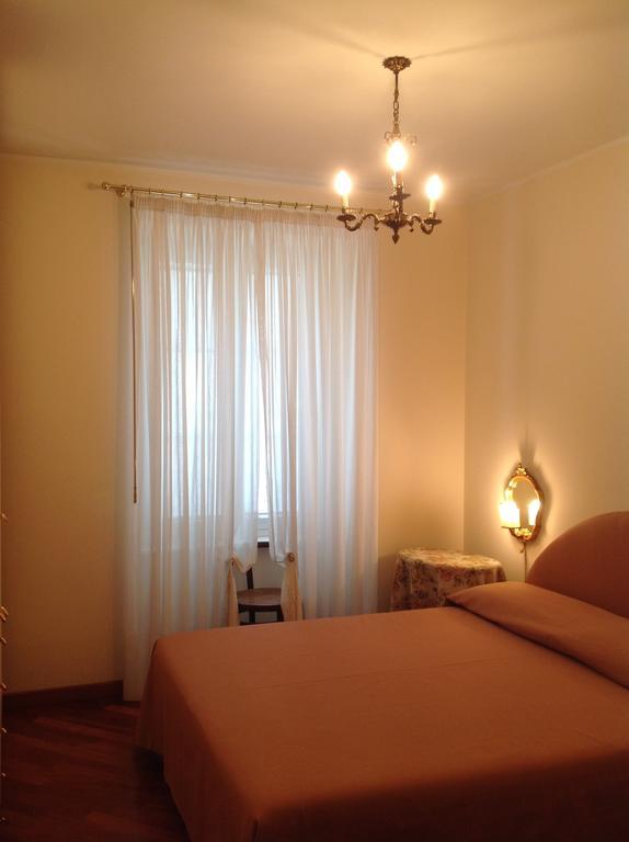 B&B Crispi ตรีเอสเต ห้อง รูปภาพ